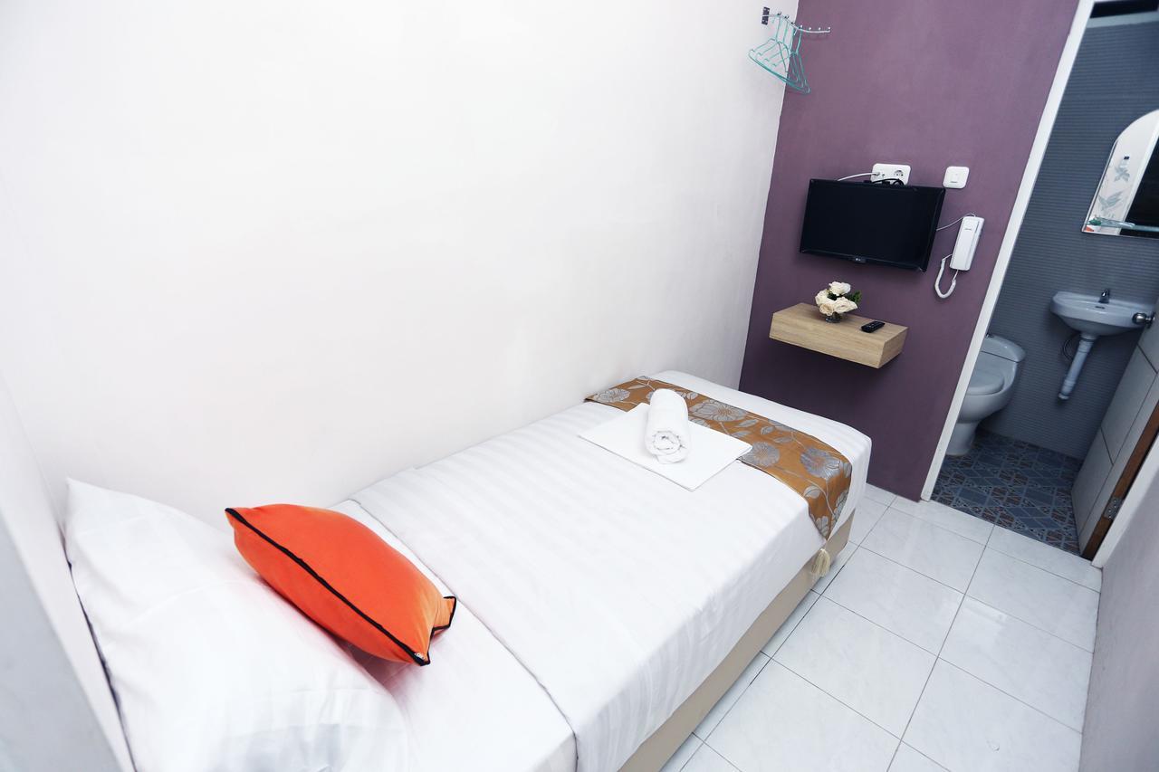 C.Stone Hotel Surabaya Exterior photo
