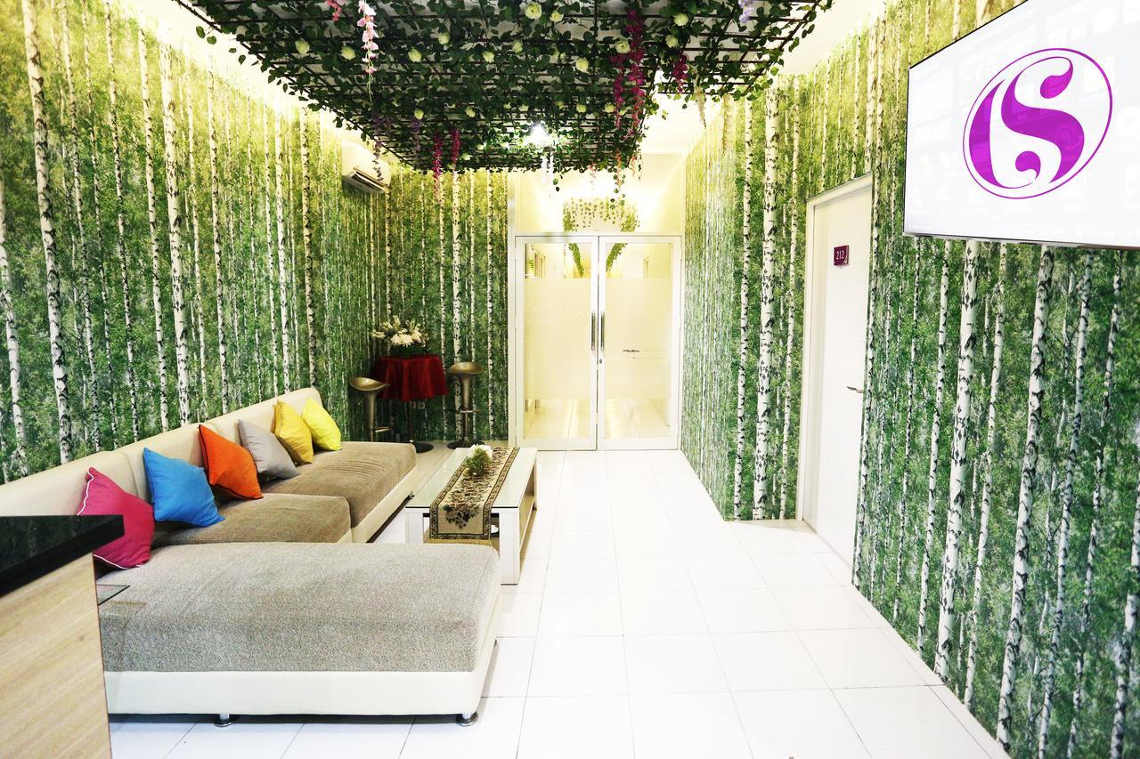 C.Stone Hotel Surabaya Exterior photo